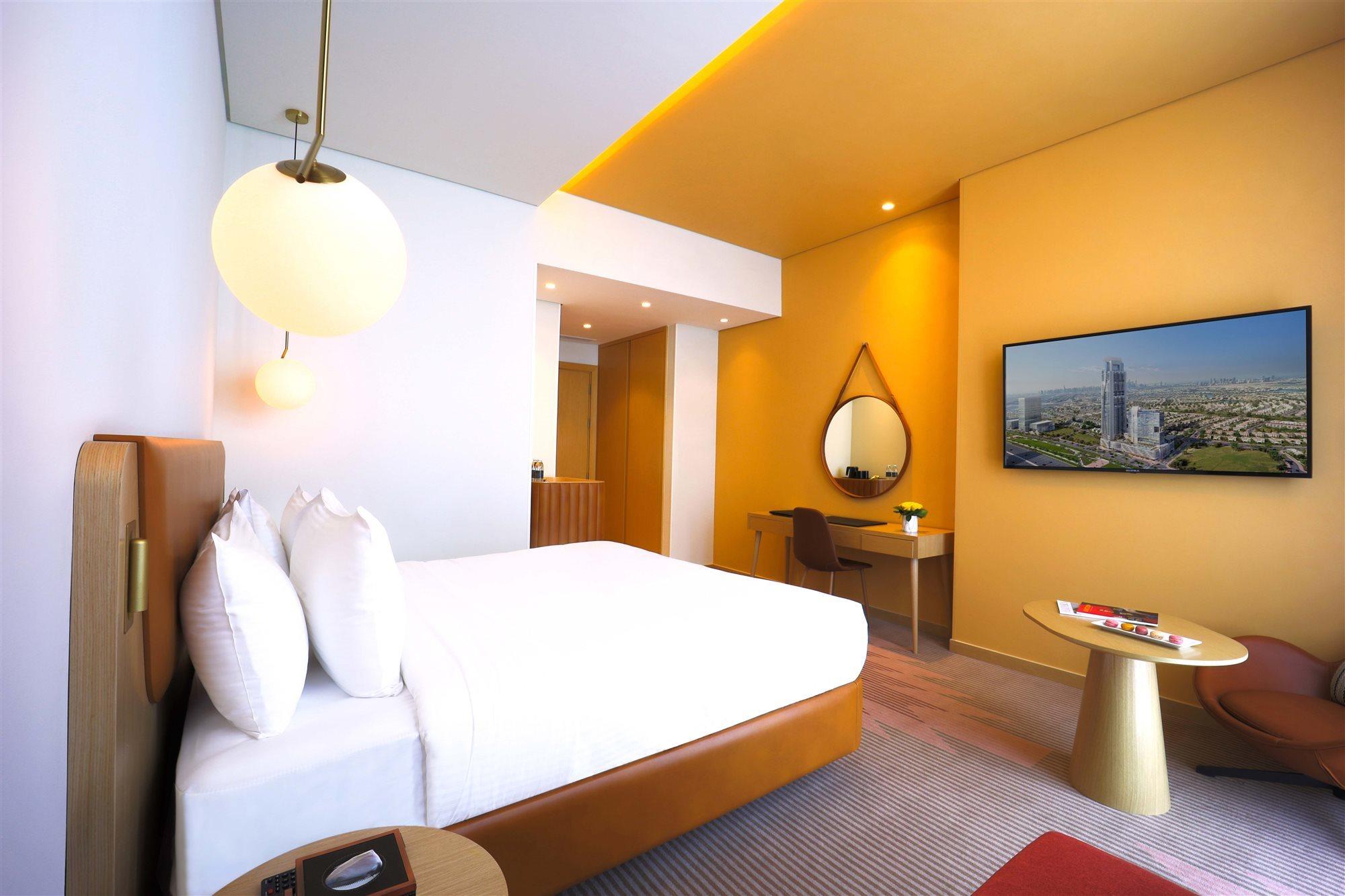 Novotel Jumeirah Village Triangle Dubai Exteriör bild
