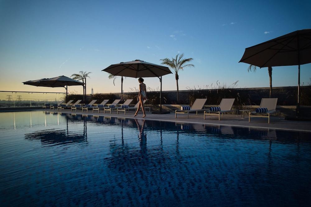Novotel Jumeirah Village Triangle Dubai Exteriör bild